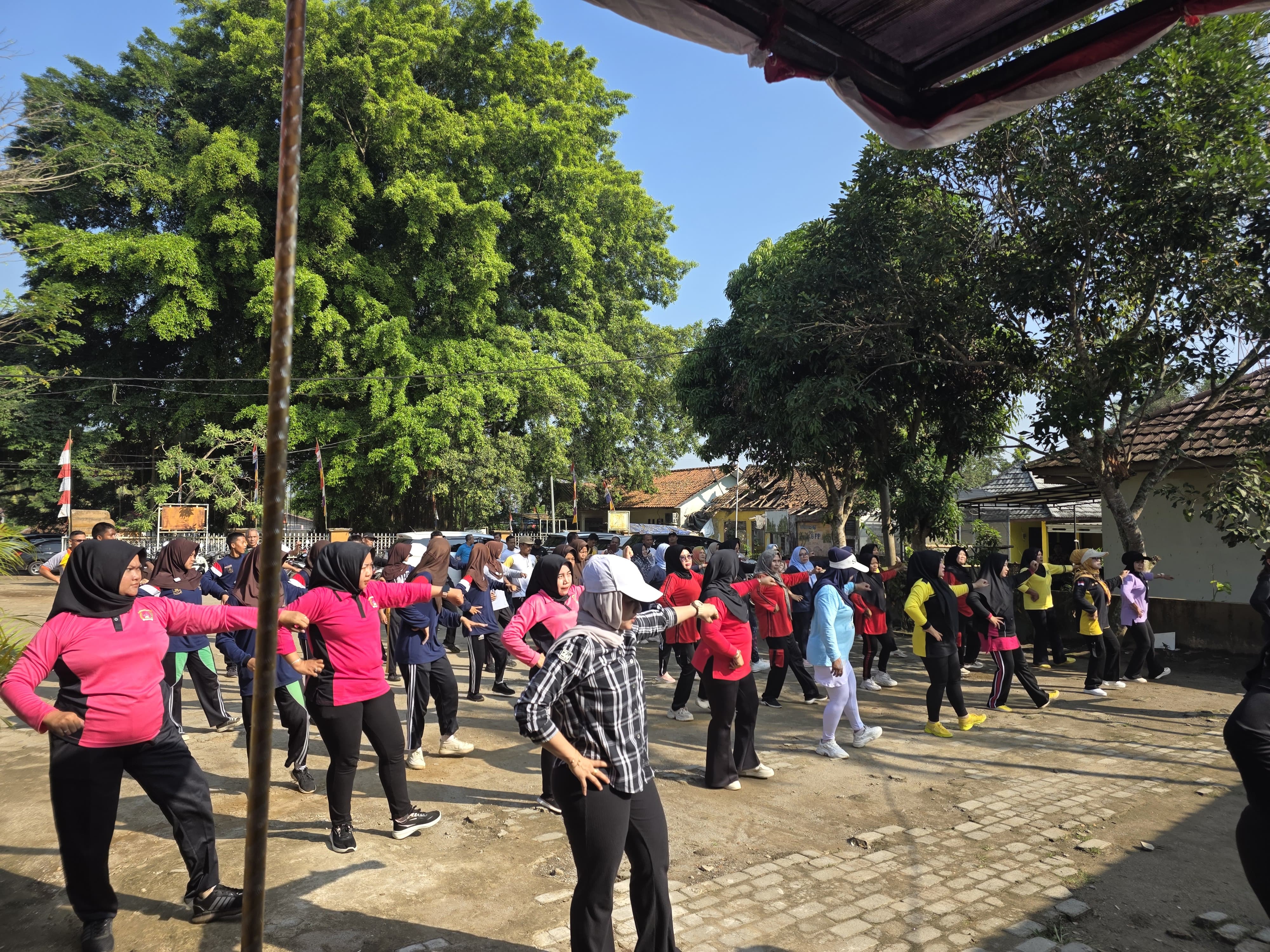 kecamatan-petir-selenggarakan-senam-bersama-untuk-meningkatkan-kebugaran-dan-kebersamaan